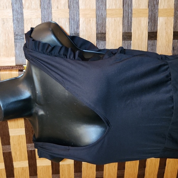 NWT! Catalina swimsuit - Picture 4 of 11